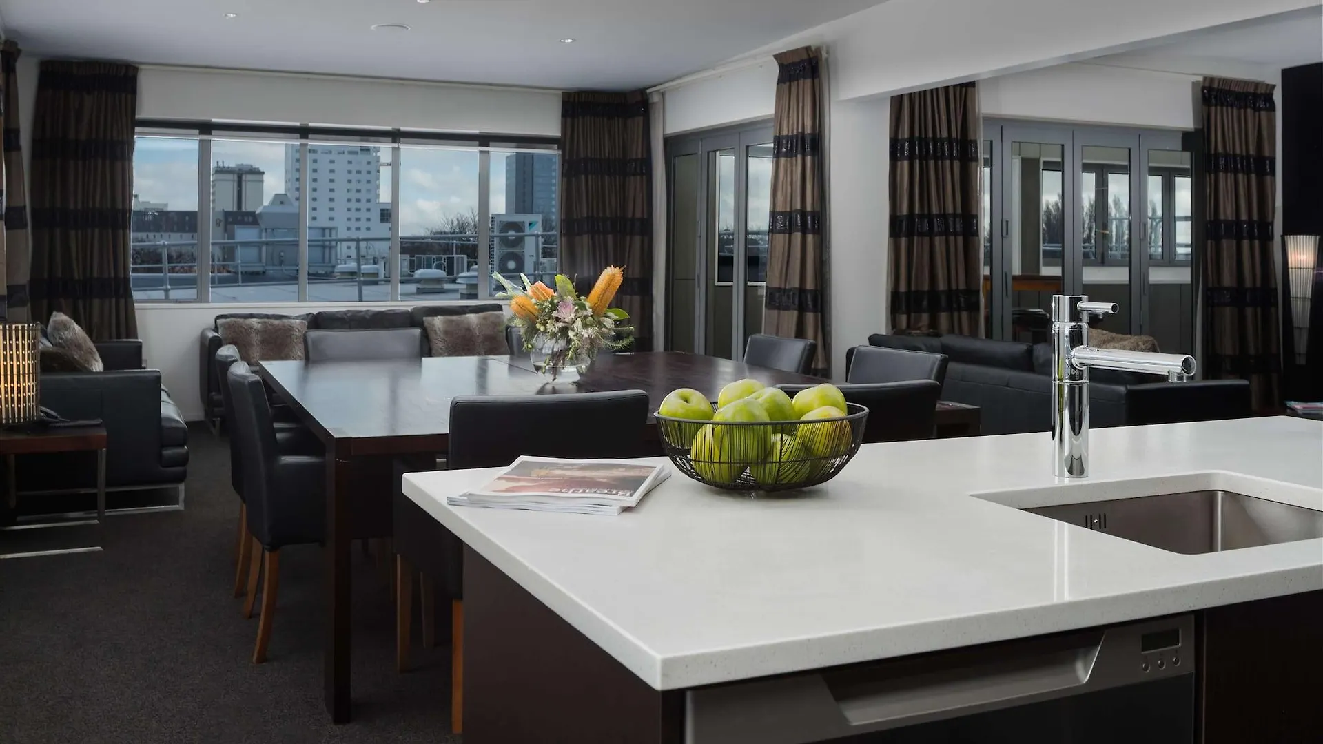 **** Отель Rydges Latimer Крайстчёрч Новая Зеландия